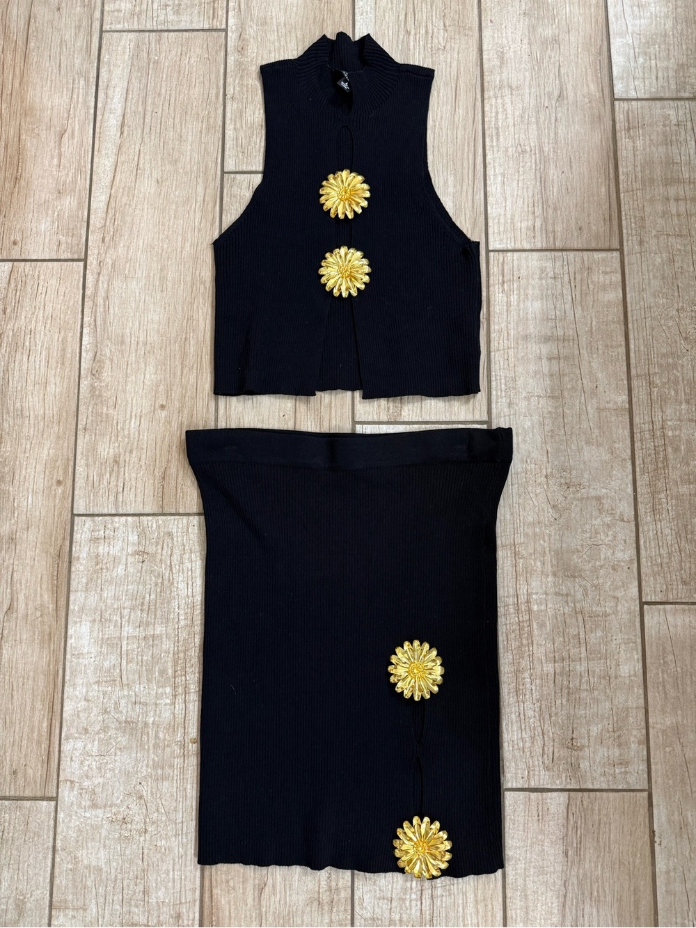 Hera Collection Black Knit Two-Piece Skirt Set with Yellow Flower Accents